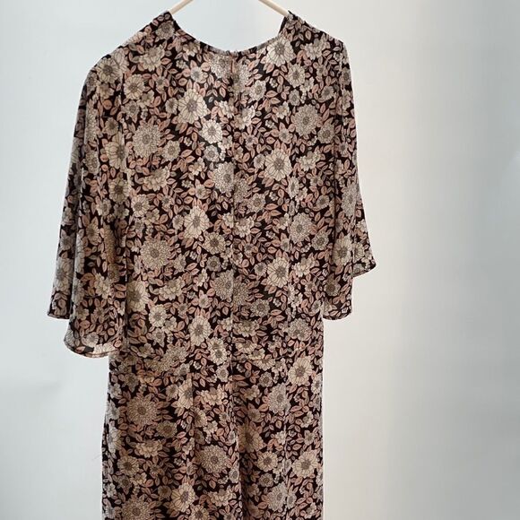 Size 2 romper  - Picture 4 of 5